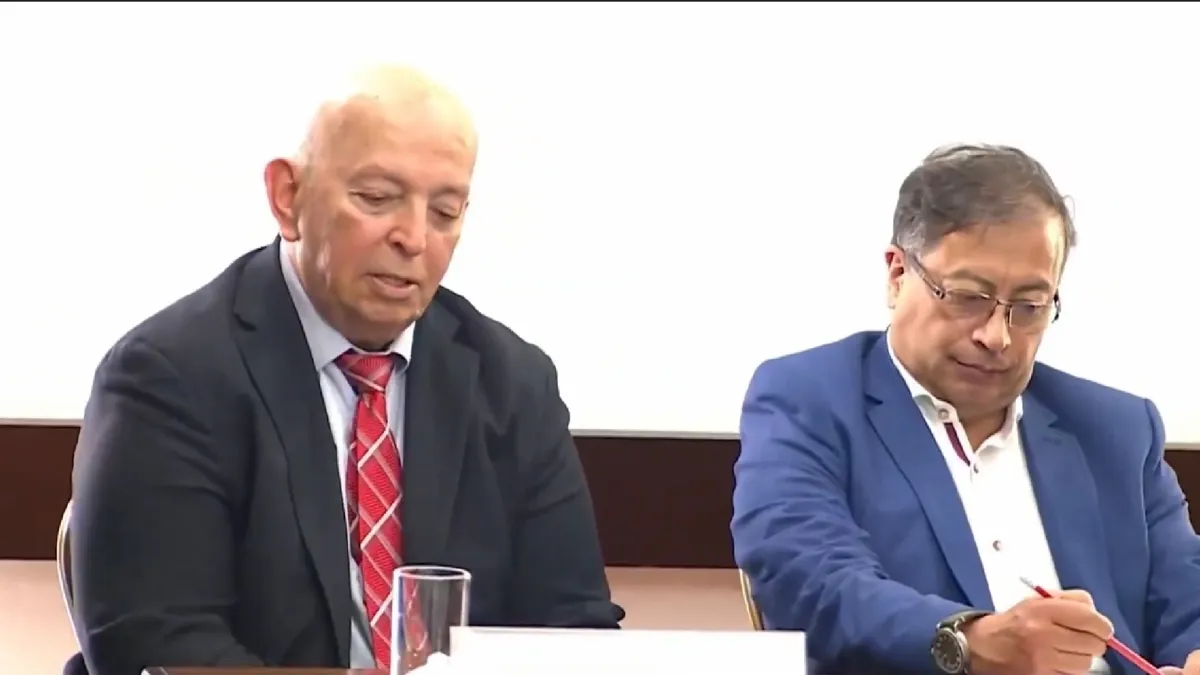 Fiscalía y Comisionado de Paz revisaron órdenes de captura contra alias ‘Calarcá’