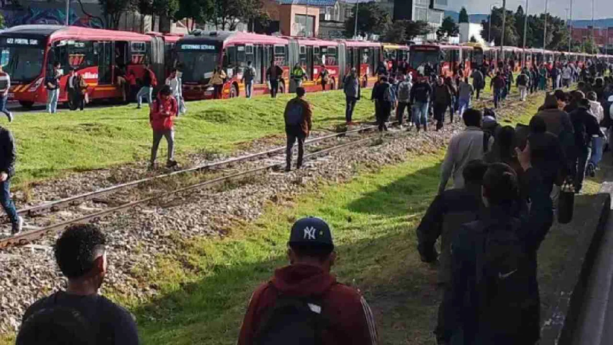 Manifestación en la calle 72 colapsa movilidad en Transmilenio