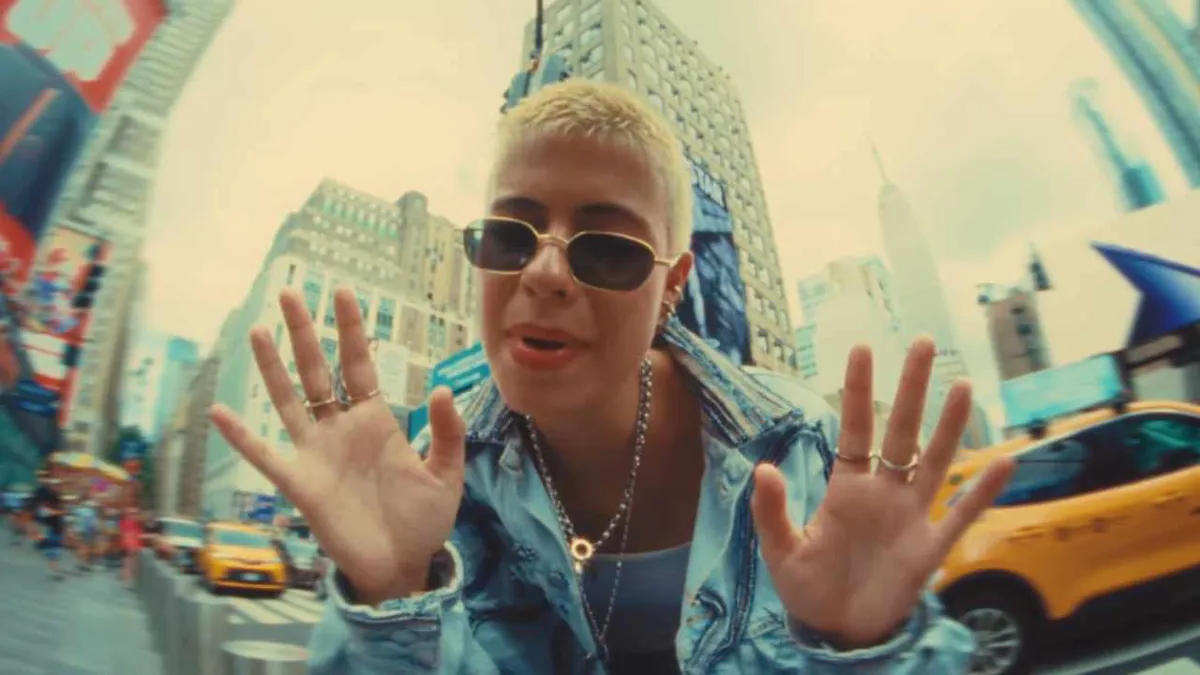 Annasofia lanza su nuevo sencillo ‘Lo dejo fluir’ de la mano de Universal Music