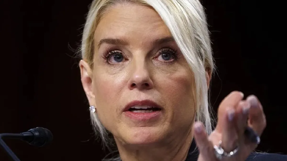 Trump destituye a la fiscal general Pam Bondi y nombra interino a Todd Blanche