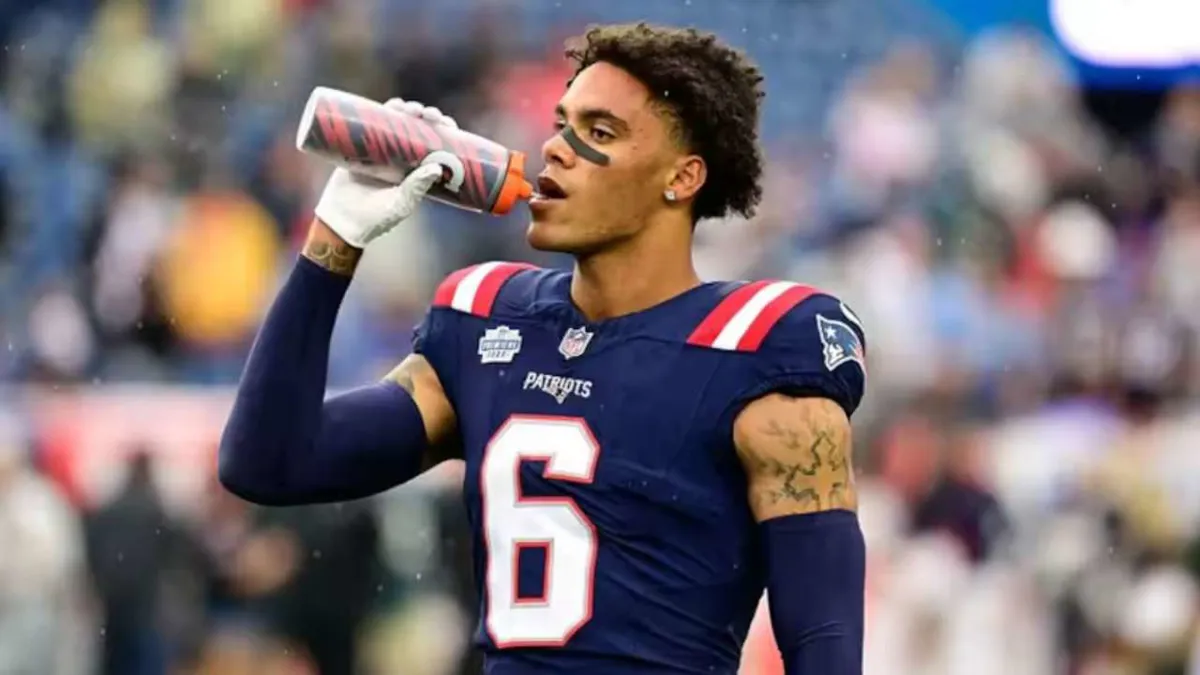 Los Patriots colocan al colombiano Christian González en protocolo de conmoción cerebral