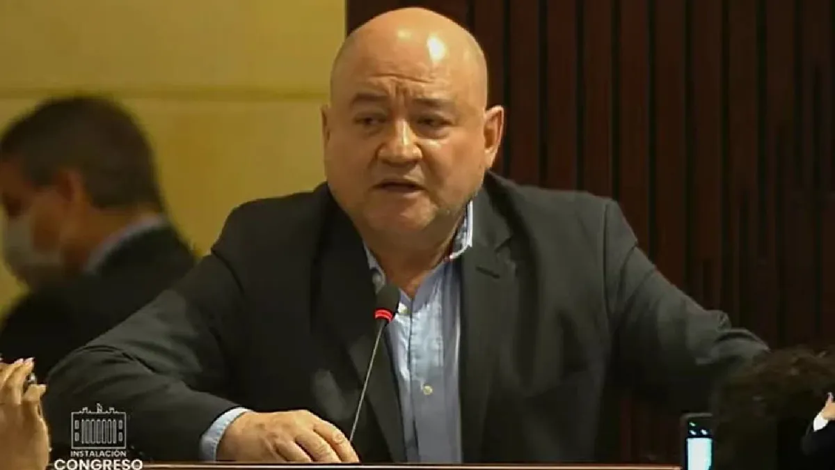 Senador del partido Comunes criticó inacción de la JEP y violaciones al acuerdo de paz