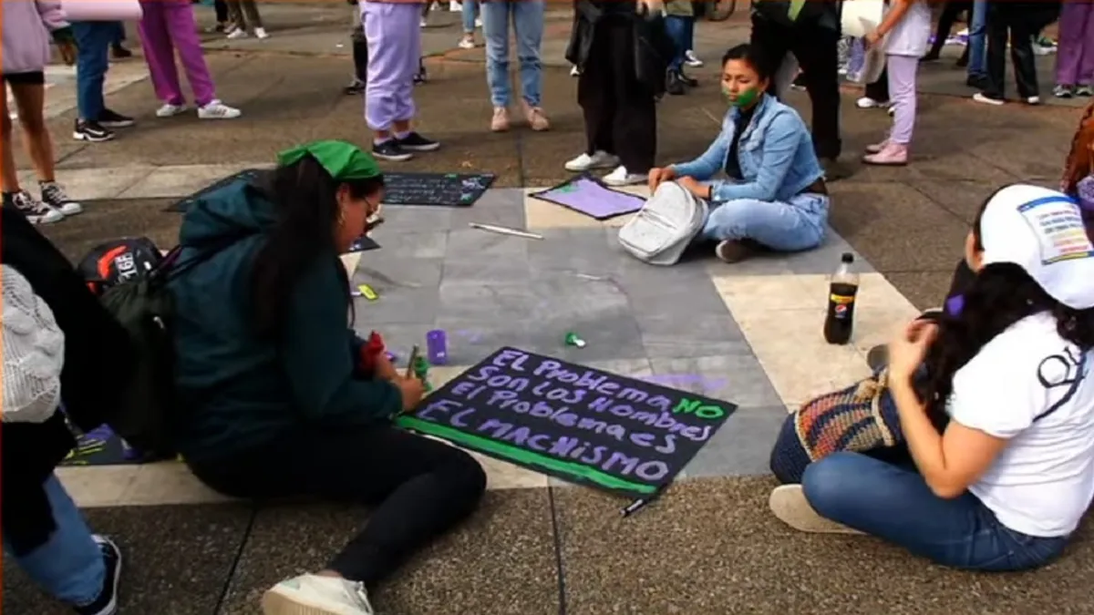 Gobierno firmó ley que elimina beneficios penales a condenados y acusados por feminicidio