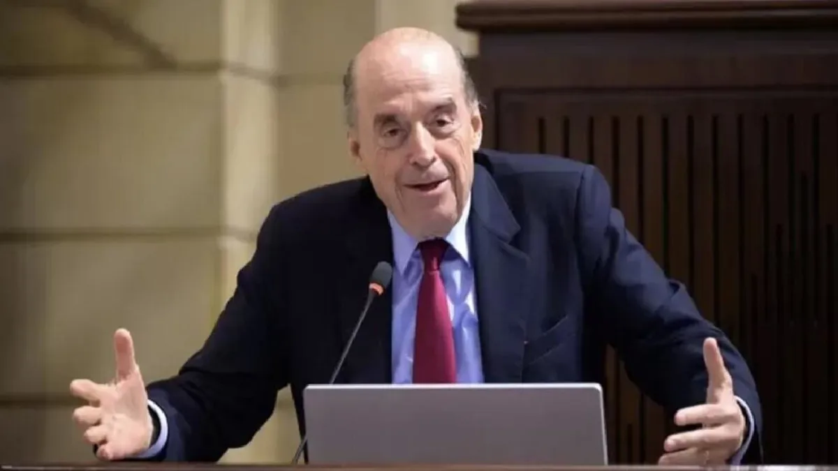Procuraduría extiende 3 meses más la suspensión del canciller Álvaro Leyva