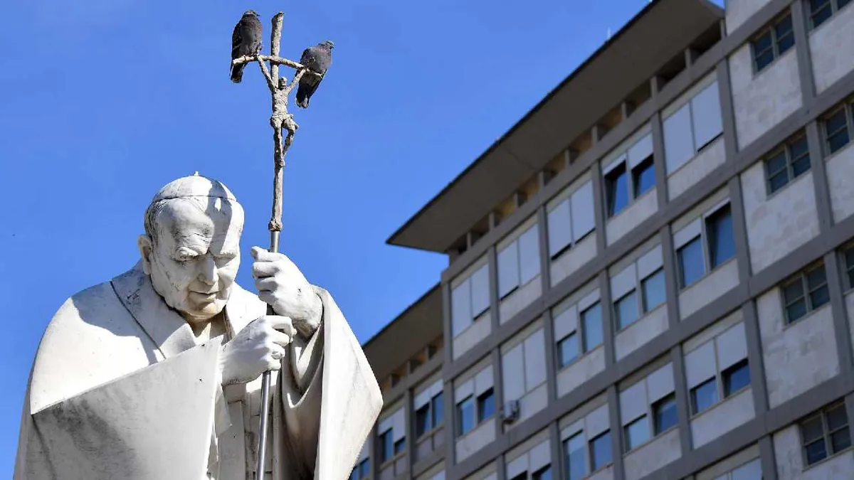 El papa Francisco envía mensaje luego de su crisis respiratoria
