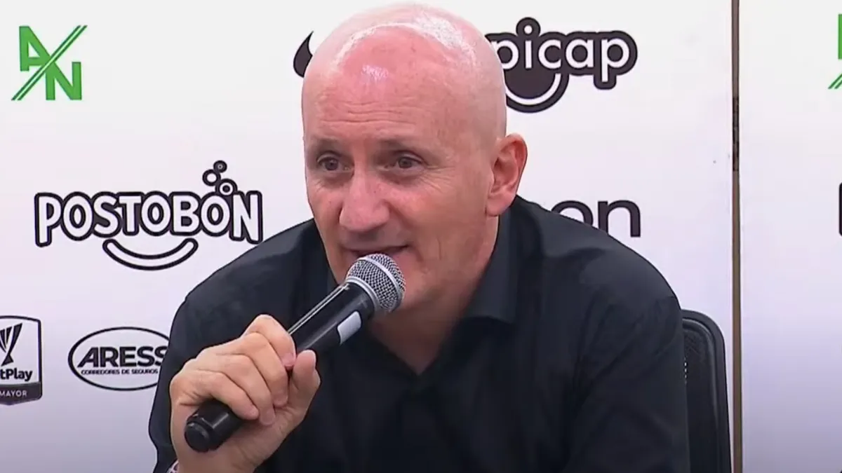 El entrenador uruguayo Pablo Repetto deja de ser el técnico de Atlético Nacional