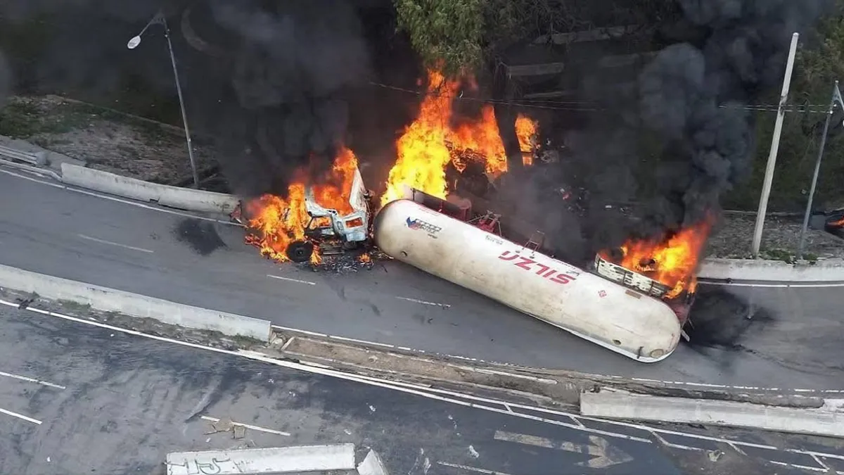 Aumentan los muertos por explosión de camión de gas en México