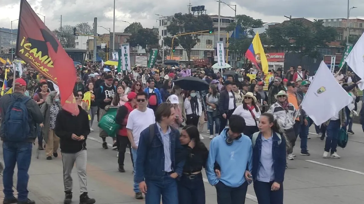 Maestros aseguran que seguirán protestando hasta hundir ley de educación
