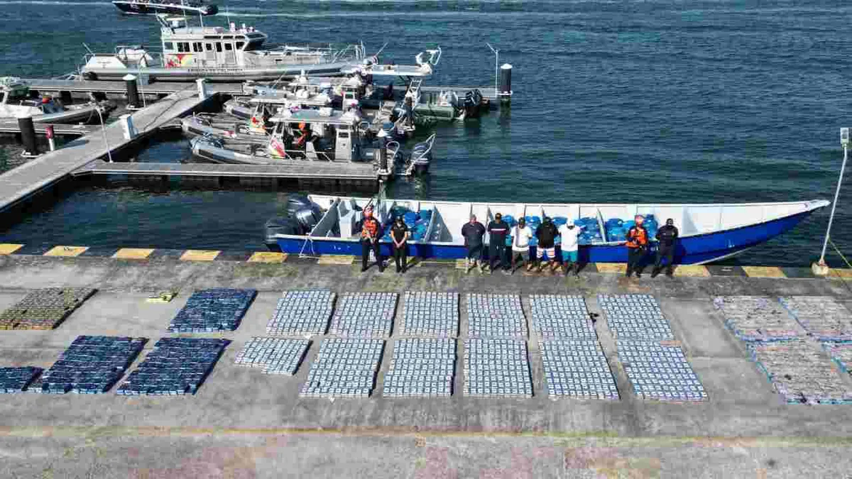 Incautan más de cuatro toneladas de cocaína en aguas del mar Caribe