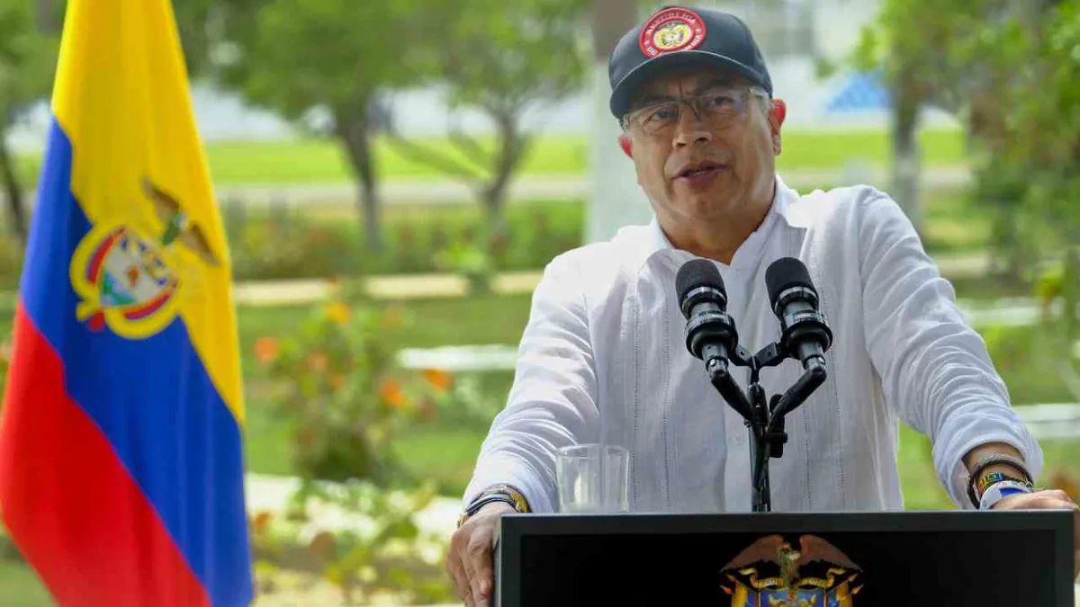 Petro destituye al comandante del Ejército en medio de crisis en el Cauca y Valle del Cauca