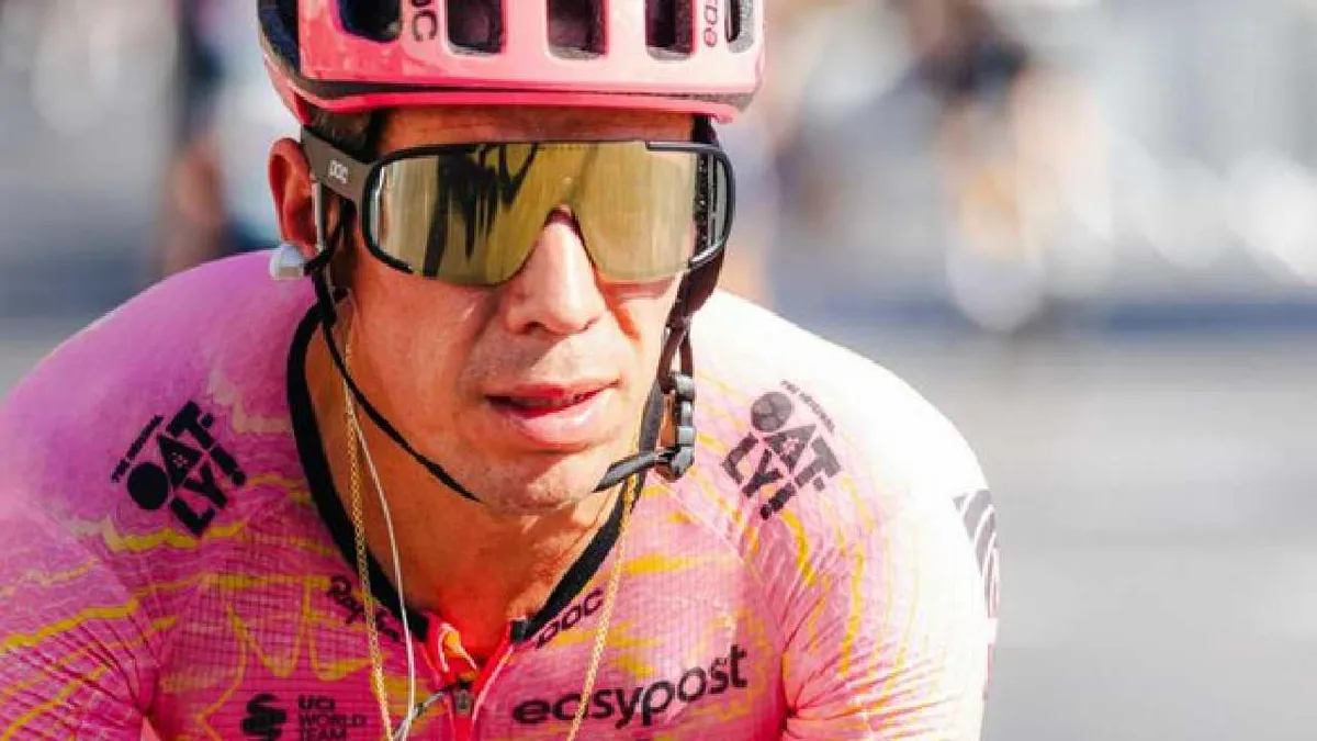 Rigoberto Urán se baja de la bicicleta en un emotivo evento de despedida en Medellín