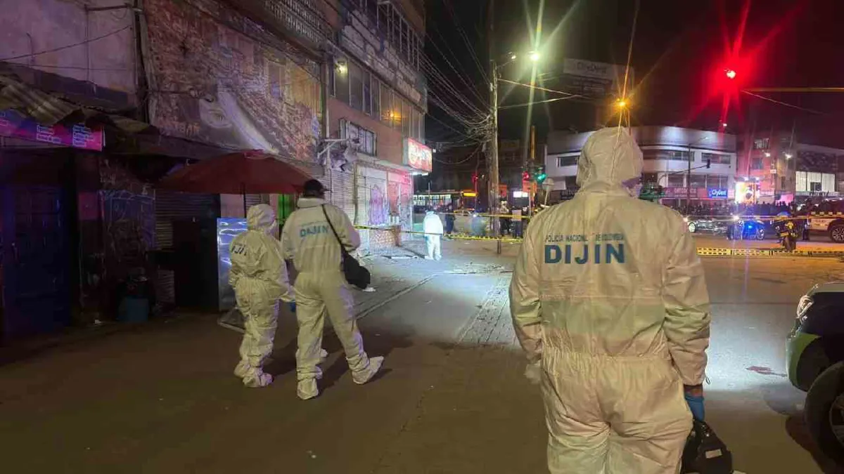 Un muerto y diez heridos deja explosión de dos granadas en Bogotá