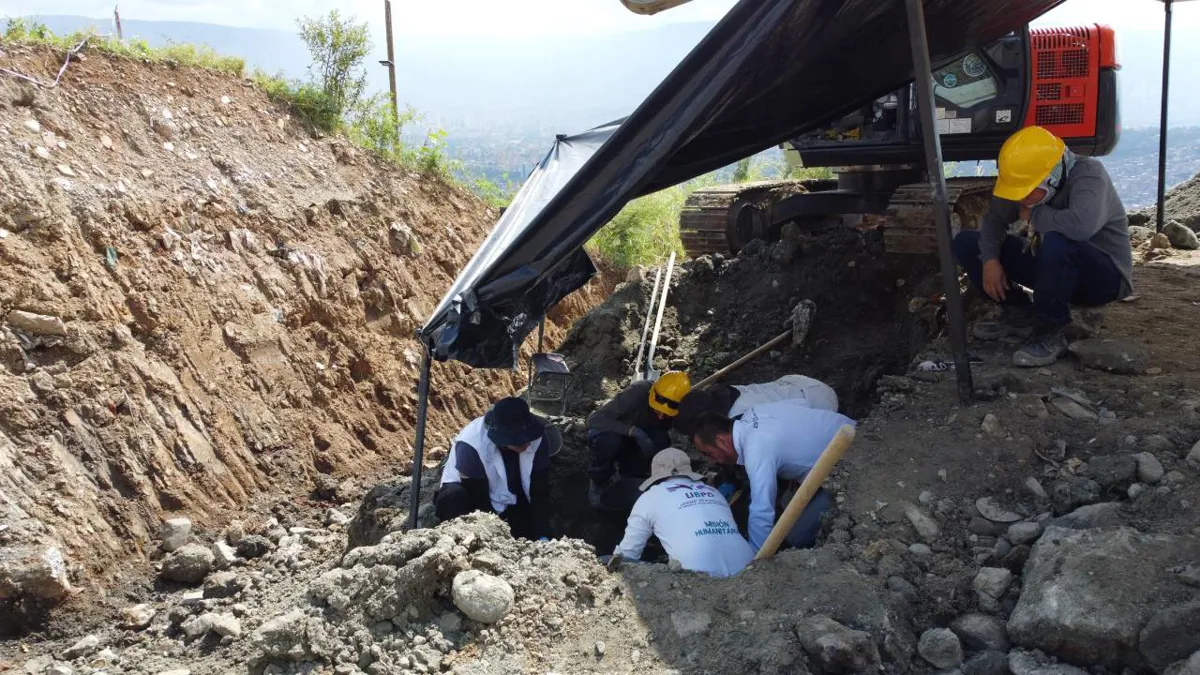 La JEP encuentra dos cuerpos en La Escombrera, que podrían ser de víctimas de desaparición forzada
