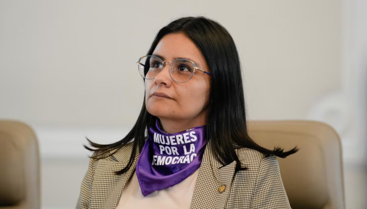 Angie Rodríguez denuncia presuntas irregularidades en el Gobierno