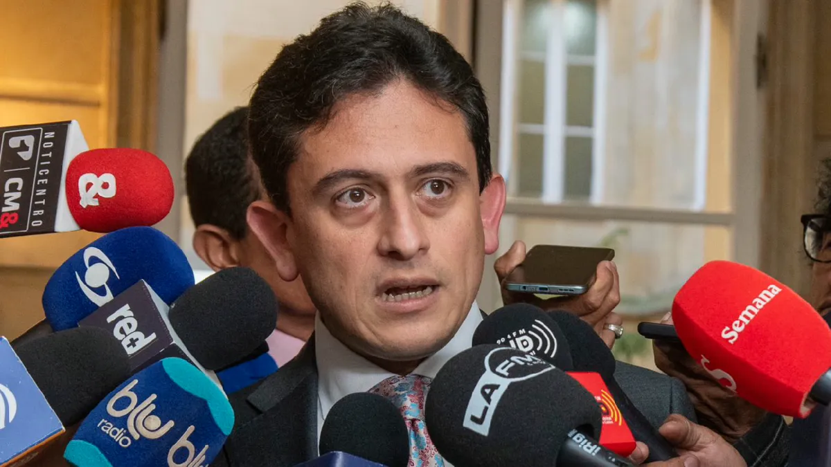 La familia primero: Lizcano le pide a Luis Carlos Reyes que deje la campaña para atender el embarazo de alto riesgo de su esposa