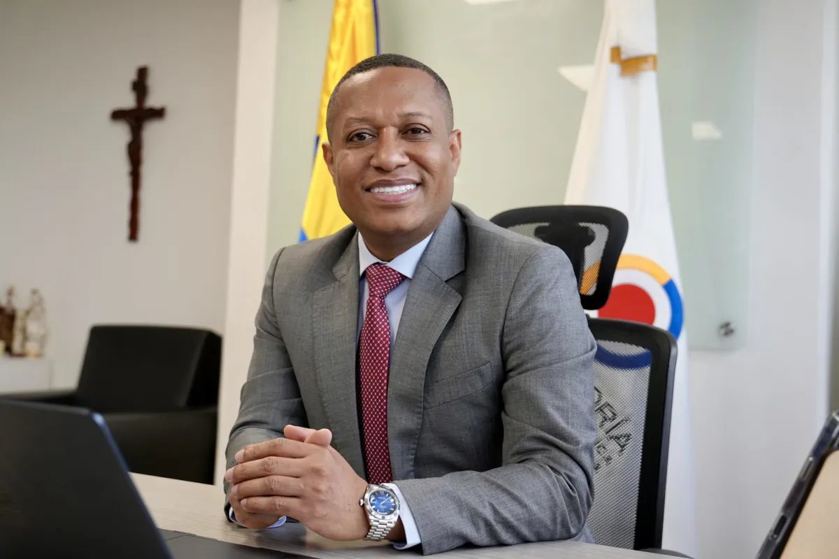 Contralor general: Luis Enrique Abadía lidera lista de 37 aspirantes al cargo en Colombia