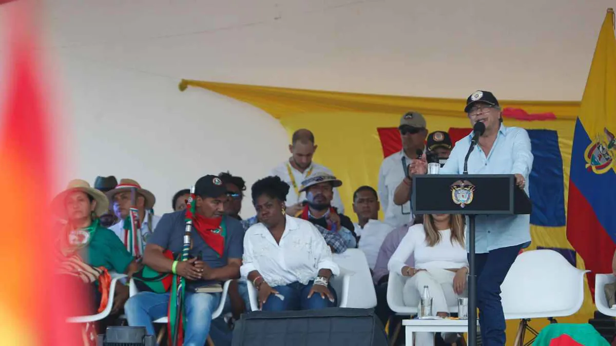 Sectores políticos rechazan propuesta de Petro de una asamblea constituyente