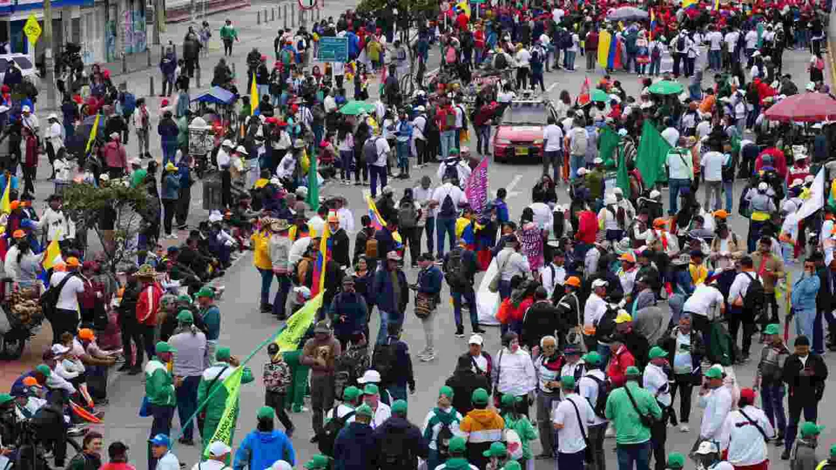“Gran toma de Bogotá”: Avanzan marchas de Fecode contra ley estatutaria de educación