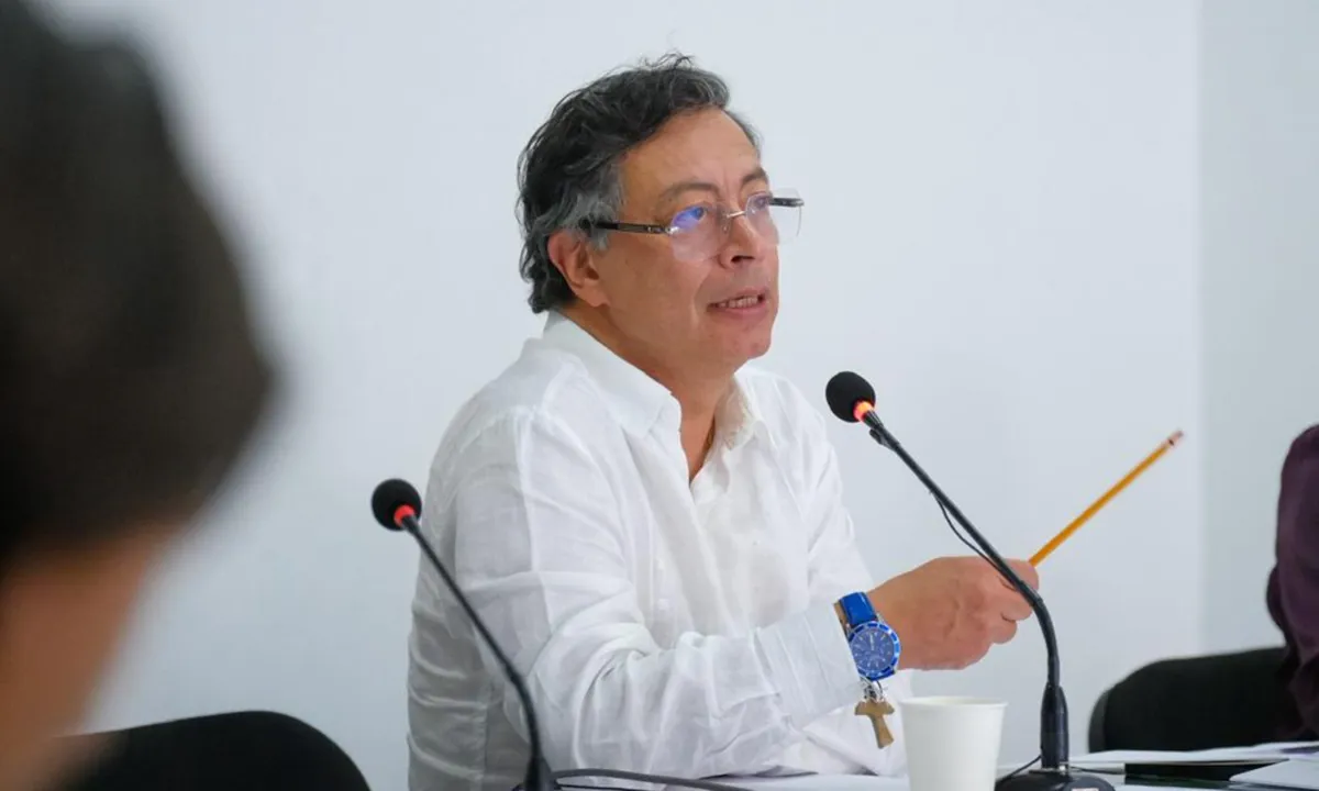 Petro alerta que la reconstrucción del país tras lluvias costará “una decena de billones”