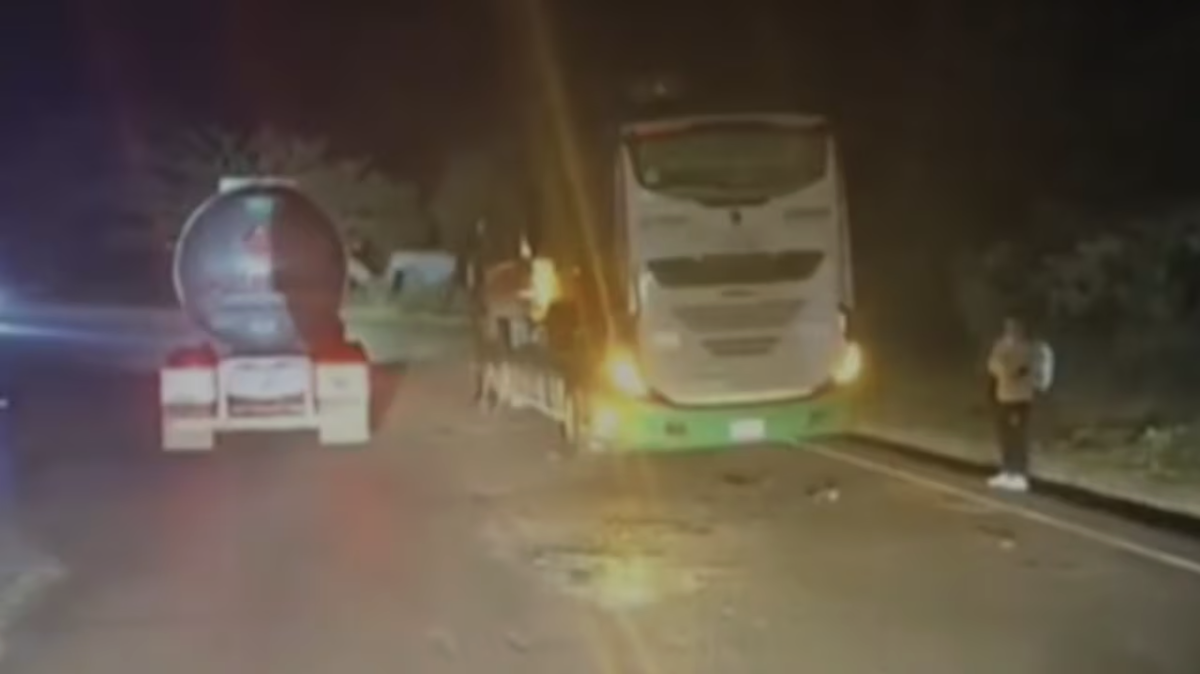 Vía Panamericana cerrada tras ataques con explosivos en Cauca y Nariño: seis heridos