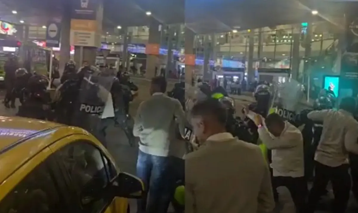 Protesta de taxistas en Bogotá desata disturbios en el aeropuerto El Dorado