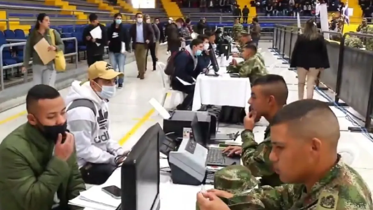 Polémica por anuncio del presidente Gustavo Petro sobre el servicio militar