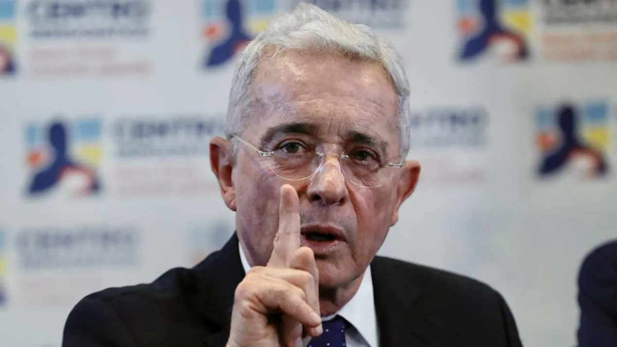 Jueza rechaza solicitud de nulidad de juicio contra Álvaro Uribe