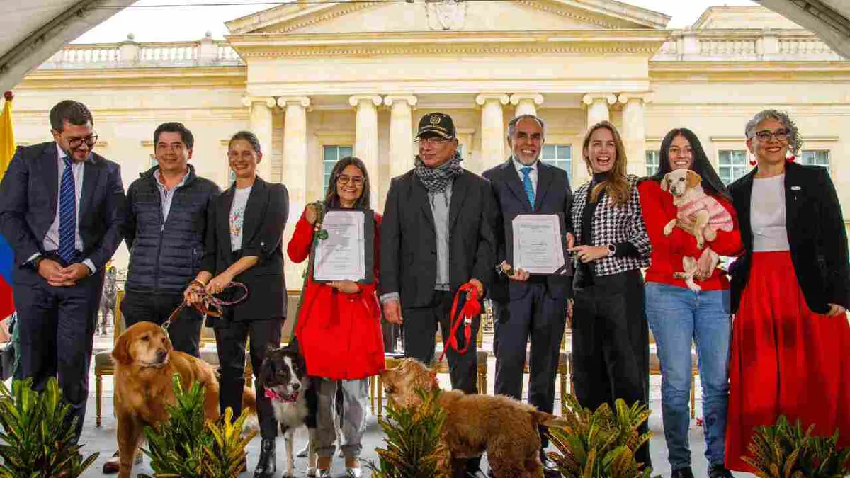 Sancionan leyes Ángel y Lorenzo que endurecen las penas contra el maltrato animal