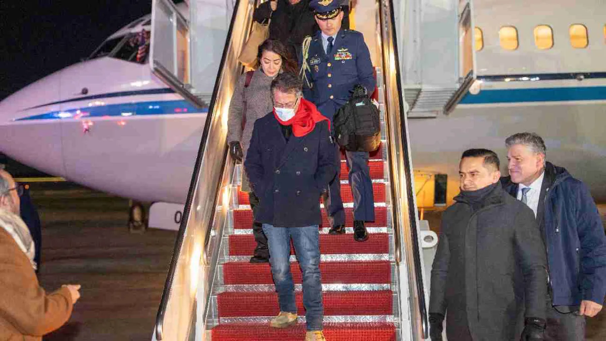 Petro llega a Estados Unidos para su crucial reunión con Trump en la Casa Blanca