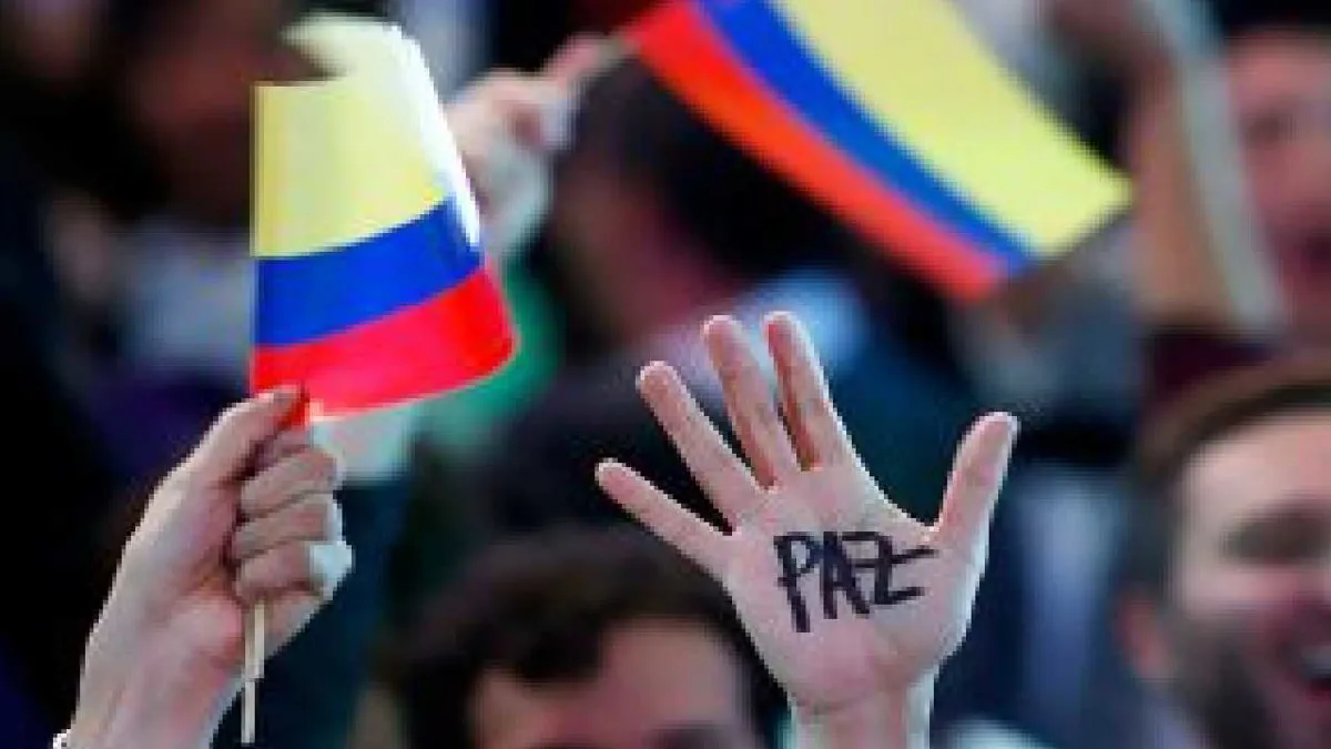 Cuestionan al Gobierno por alejar diálogos de paz de las comunidades
