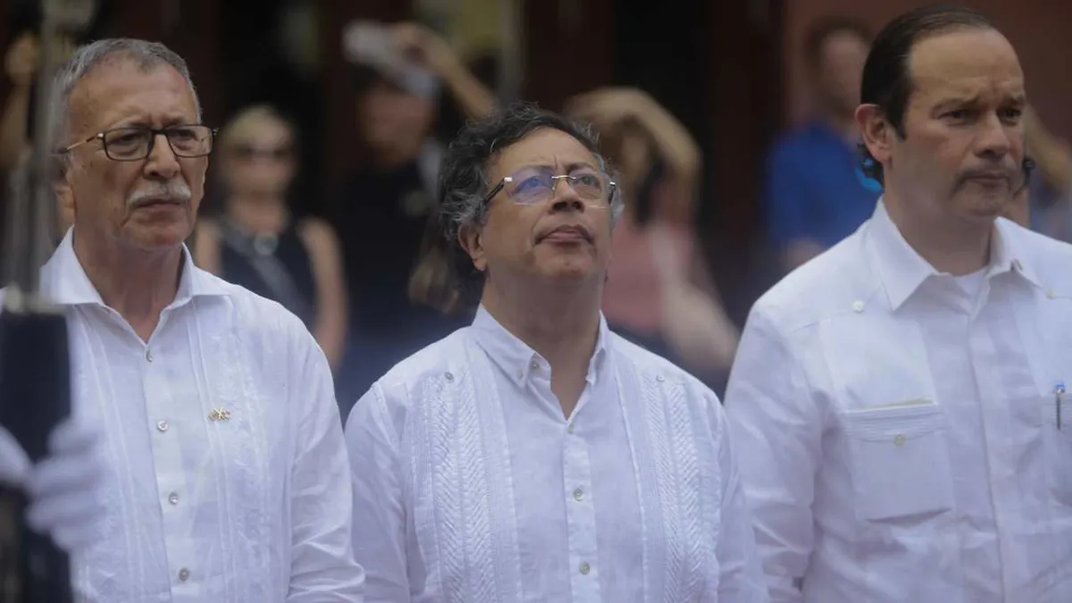 Petro busca en Panamá recuperar memoria histórica de colombianos muertos en el siglo XIX