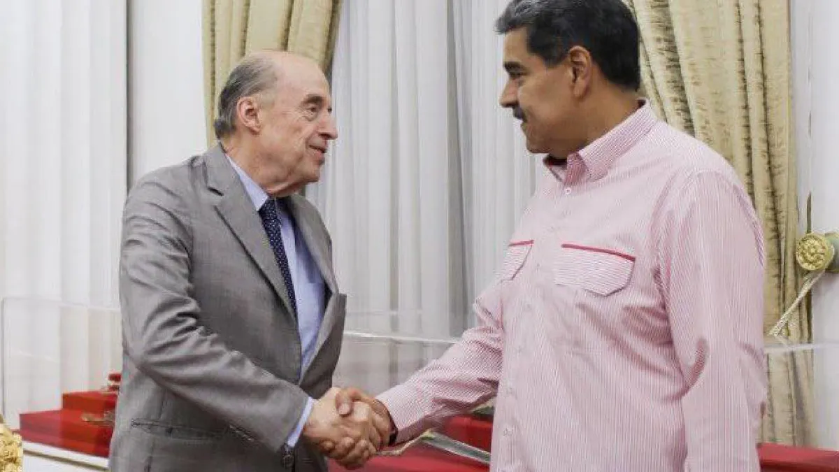 Álvaro Leyva se reúne con Nicolás Maduro en Caracas