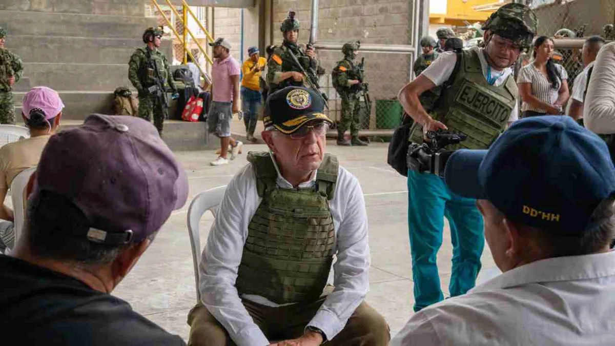 MinDefensa dice que el gobierno retomó control de El Plateado tras operación militar