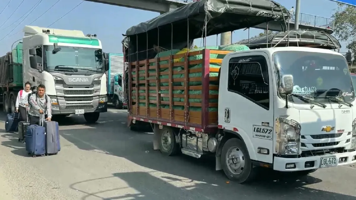 Nueva jornada de bloqueos en el país por paro de camioneros