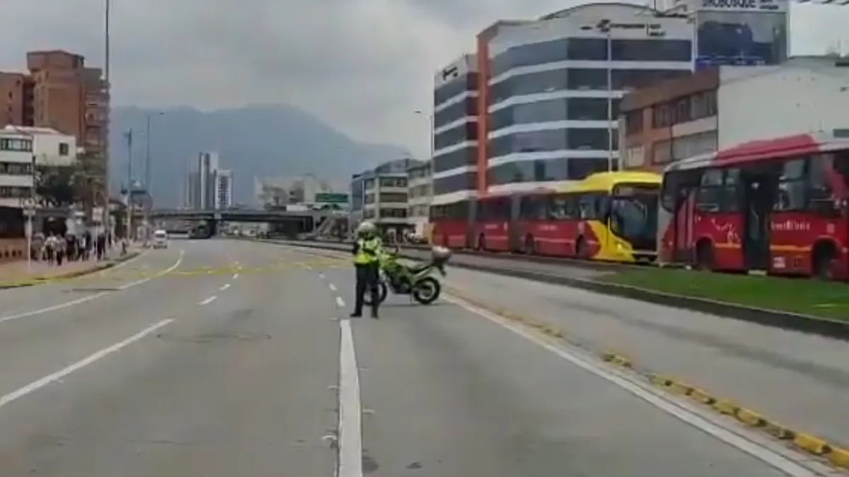 Bloqueos por protestas de docentes afectan la movilidad en Bogotá