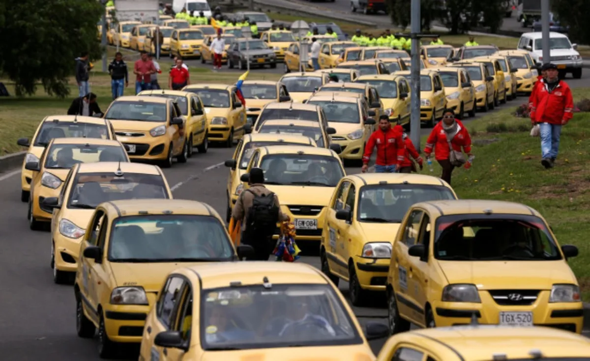 Paro de taxistas genera problemas de movilidad en Bogotá