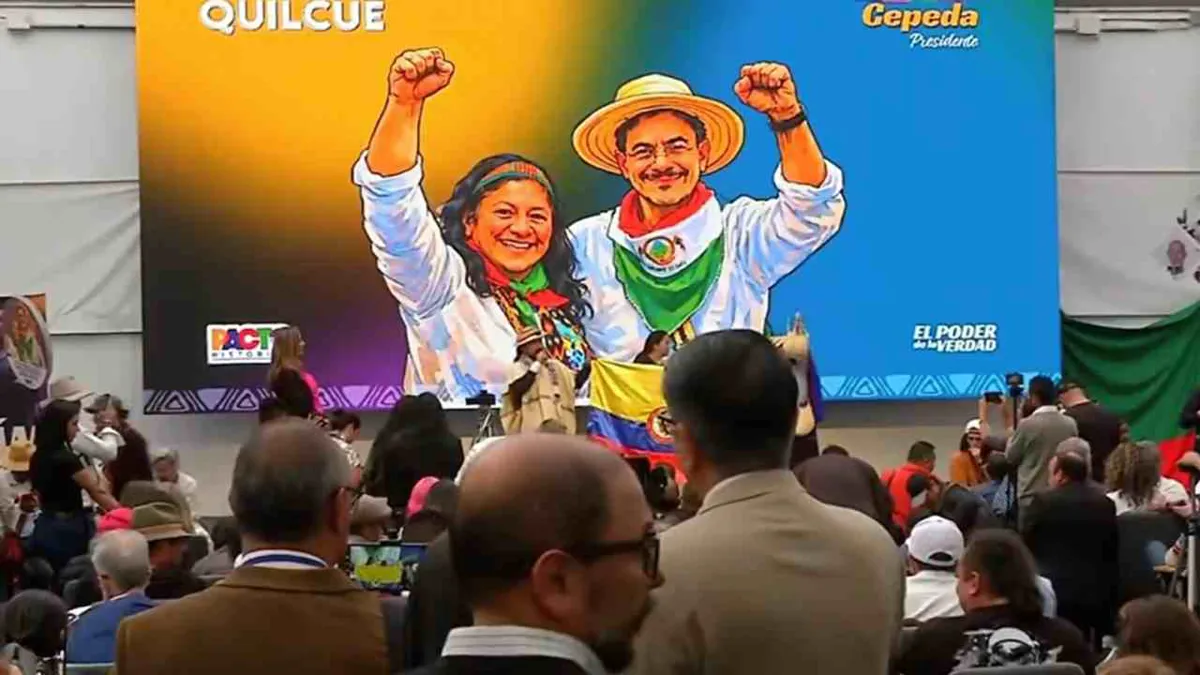 Iván Cepeda inscribe su candidatura presidencial en la Registraduría junto a Aída Quilcué y la Guardia Indígena