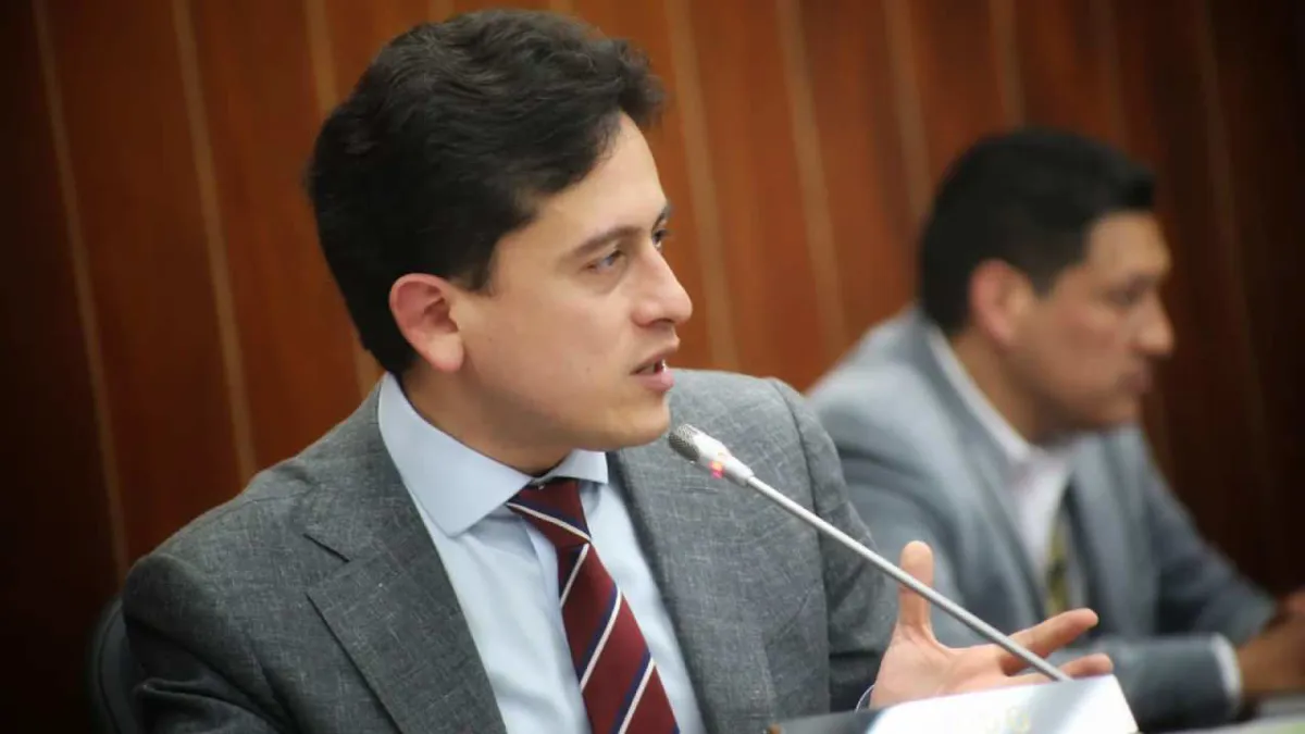 Abren investigación a Luis Carlos Reyes por fallas en metas tributarias