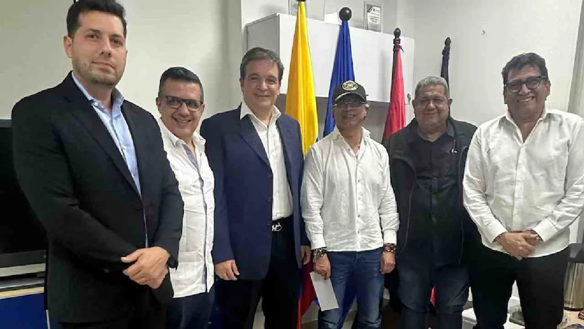 Petro defiende en la frontera con Venezuela un “acuerdo democrático” para el país vecino