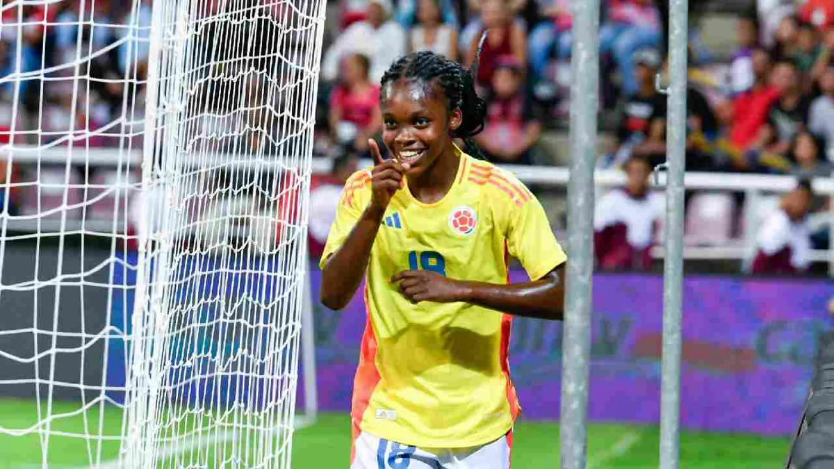 Linda Caicedo llega a Colombia y se suma al trabajo de la sub-20 para el Mundial