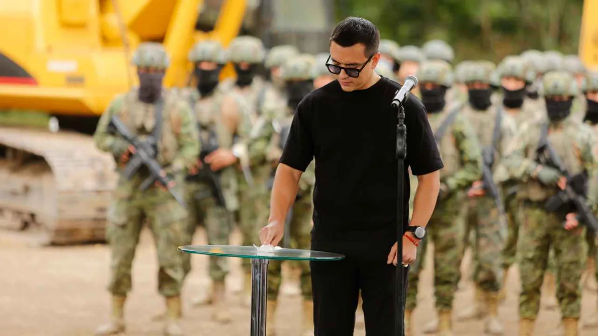 Daniel Noboa colocó la primera piedra para construcción de nueva cárcel de máxima seguridad en Ecuador