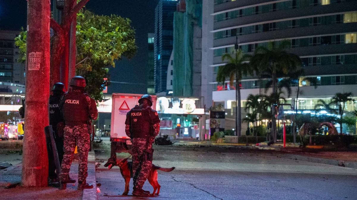 Al menos un fallecido y dos heridos tras la explosión de un vehículo en Ecuador