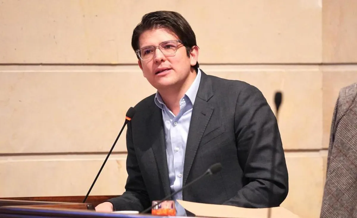 “Persiste la condición de máxima gravedad”: nuevo comunicado sobre la salud de Miguel Uribe