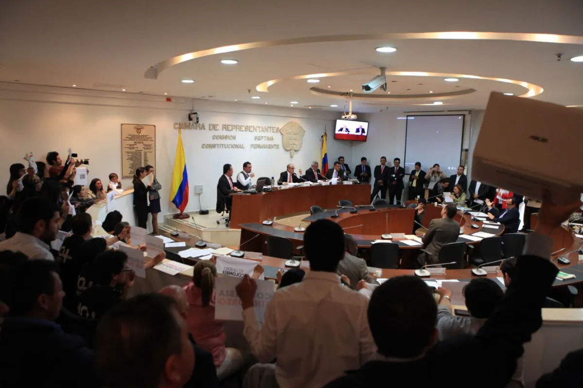 Cámara pide a Petro reconocer a Edmundo González como presidente de Venezuela