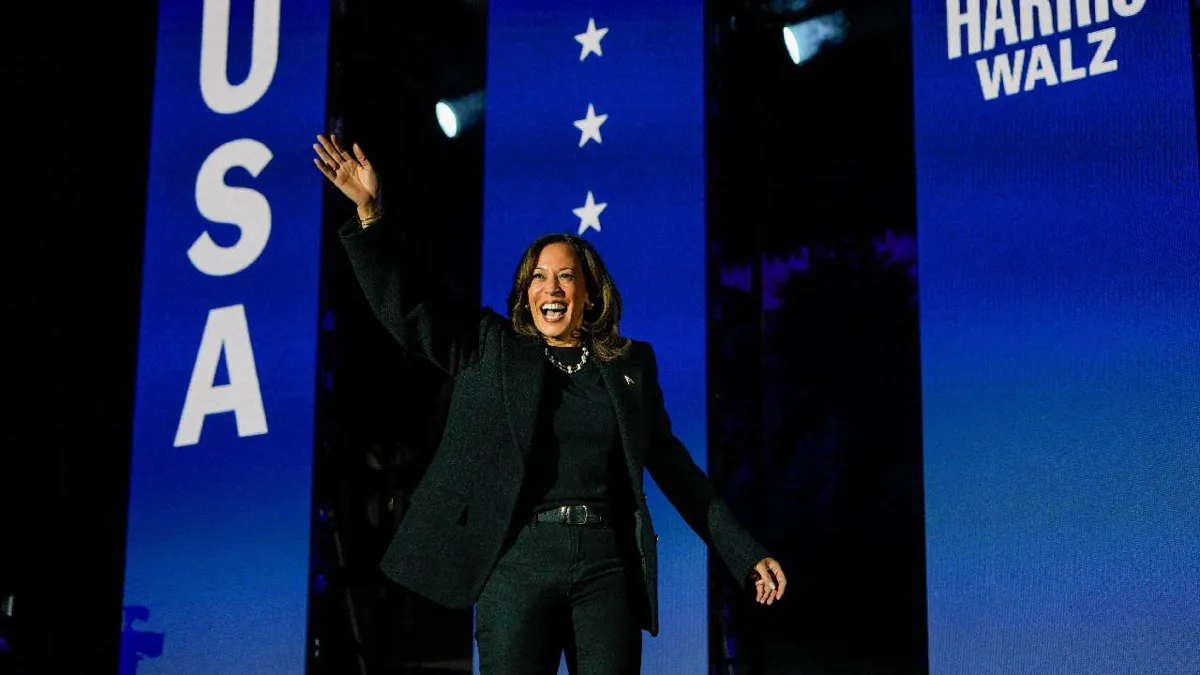Harris busca conectar con votantes indecisos en entrevistas de última hora en radio