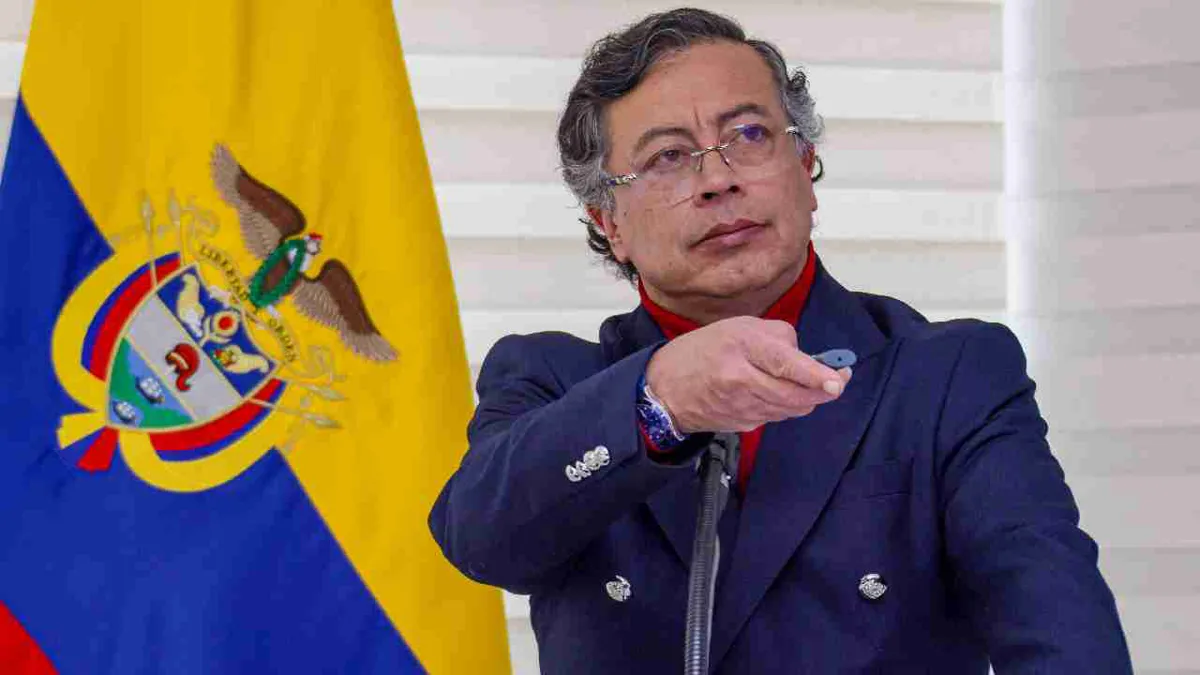 Petro anuncia salario mínimo “vital” para 2026 y defiende emergencia económica