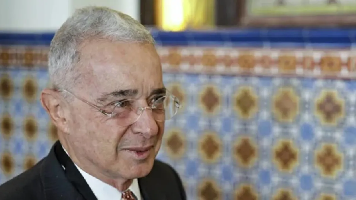Expresidente Uribe plantea una “coalición democrática” para elecciones de 2026