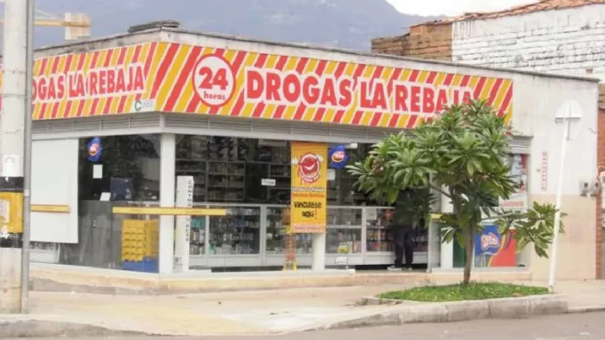 Petro anunció que Drogas La Rebaja es del Estado y sus sedes serán puestos de salud