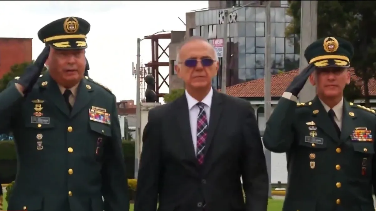 Cámara señala negligencia del exministro Iván Velásquez por tragedia del Hércules y anuncia queja disciplinaria