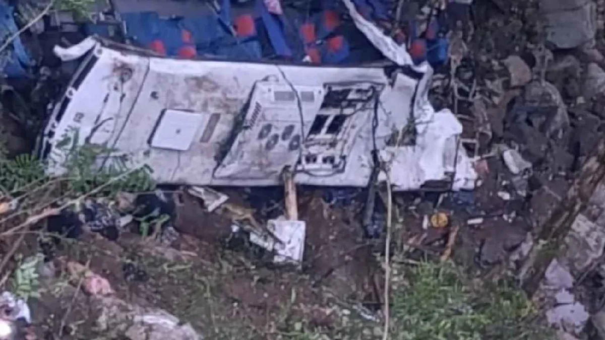 Al menos 12 muertos y 20 heridos en accidente de un autobús en Antioquia